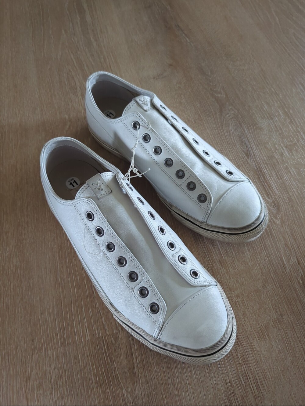 John Varvatos Men’s Vulc Laceless Low Top White Sneakers Size 11